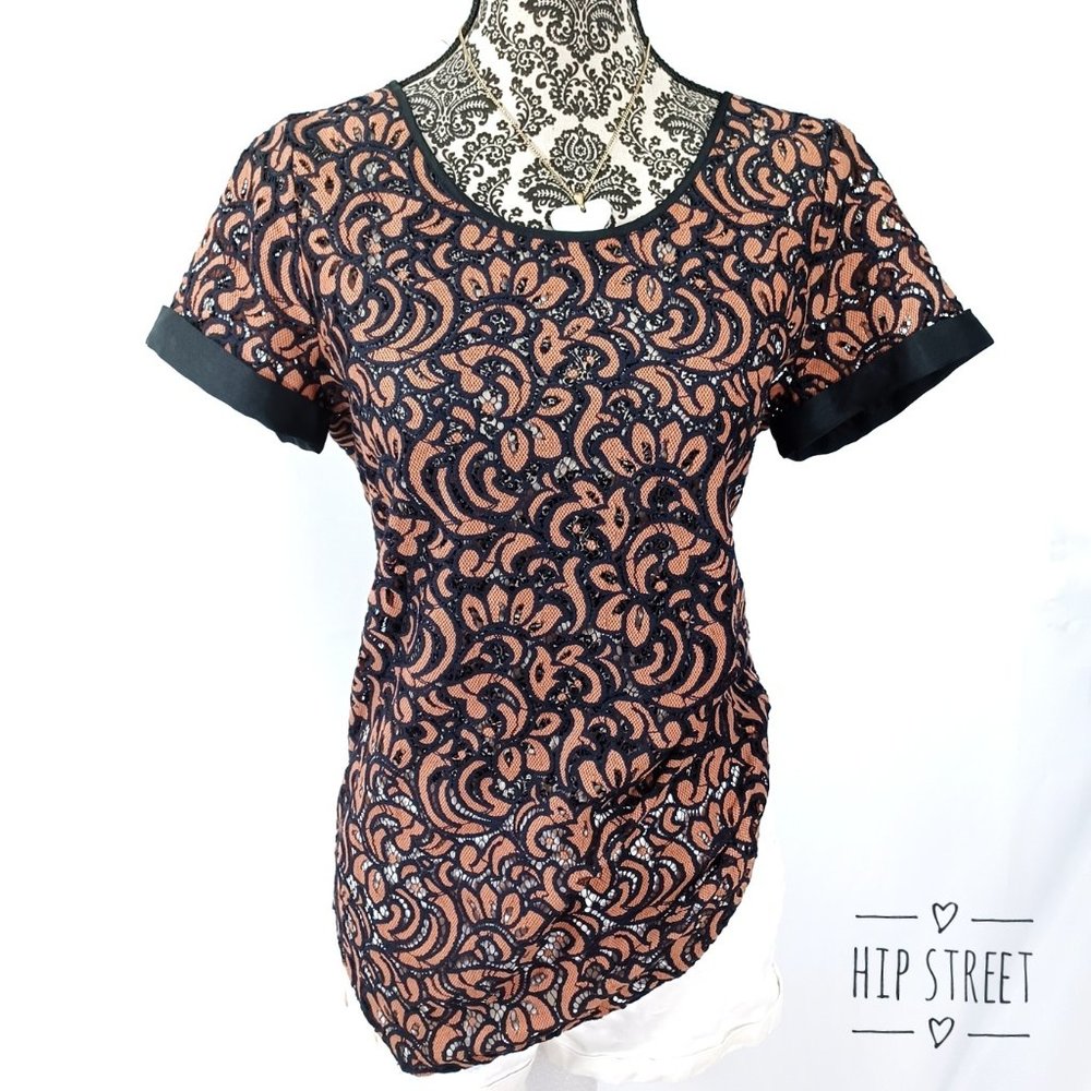 EXPRESS Scoop Neck SS Gold & Black Stretch Lace Tee Shirt Style Blouse Top M
